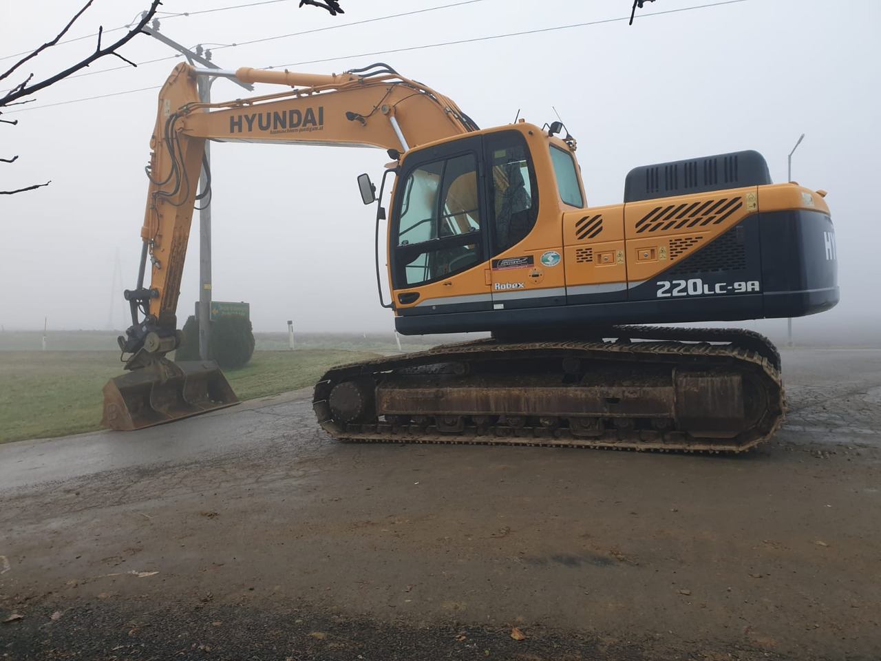 Hyundai R 220 LC-9A - Pelle sur chenille: photos 1 Hyundai R 220 LC-9A - Pelle sur chenille: photos 1