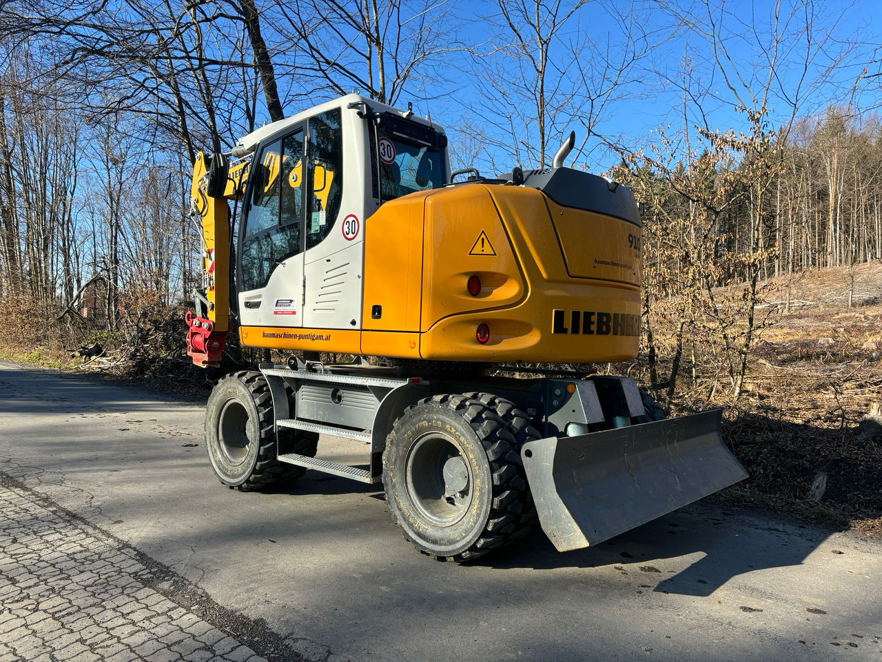 LIEBHERR A 910 Compact Litronic - Pelle sur pneus: photos 5 LIEBHERR A 910 Compact Litronic - Pelle sur pneus: photos 5