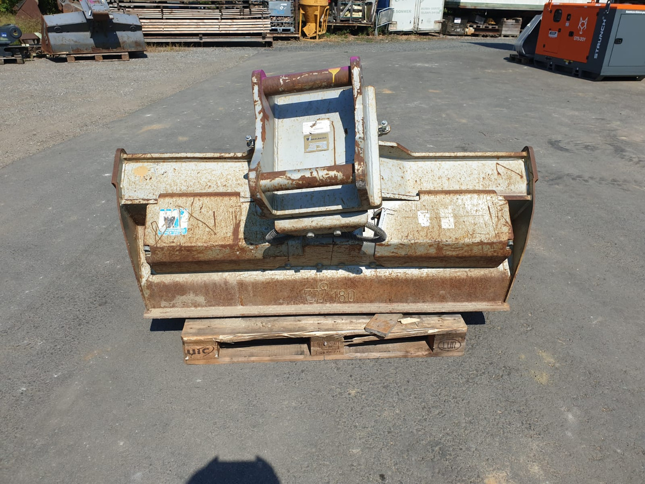 Winkelbauer Ditch-cleaning-bucket 180 cm - Godet pour pelle pour Pelle sur chenille: photos 4 Winkelbauer Ditch-cleaning-bucket 180 cm - Godet pour pelle pour Pelle sur chenille: photos 4