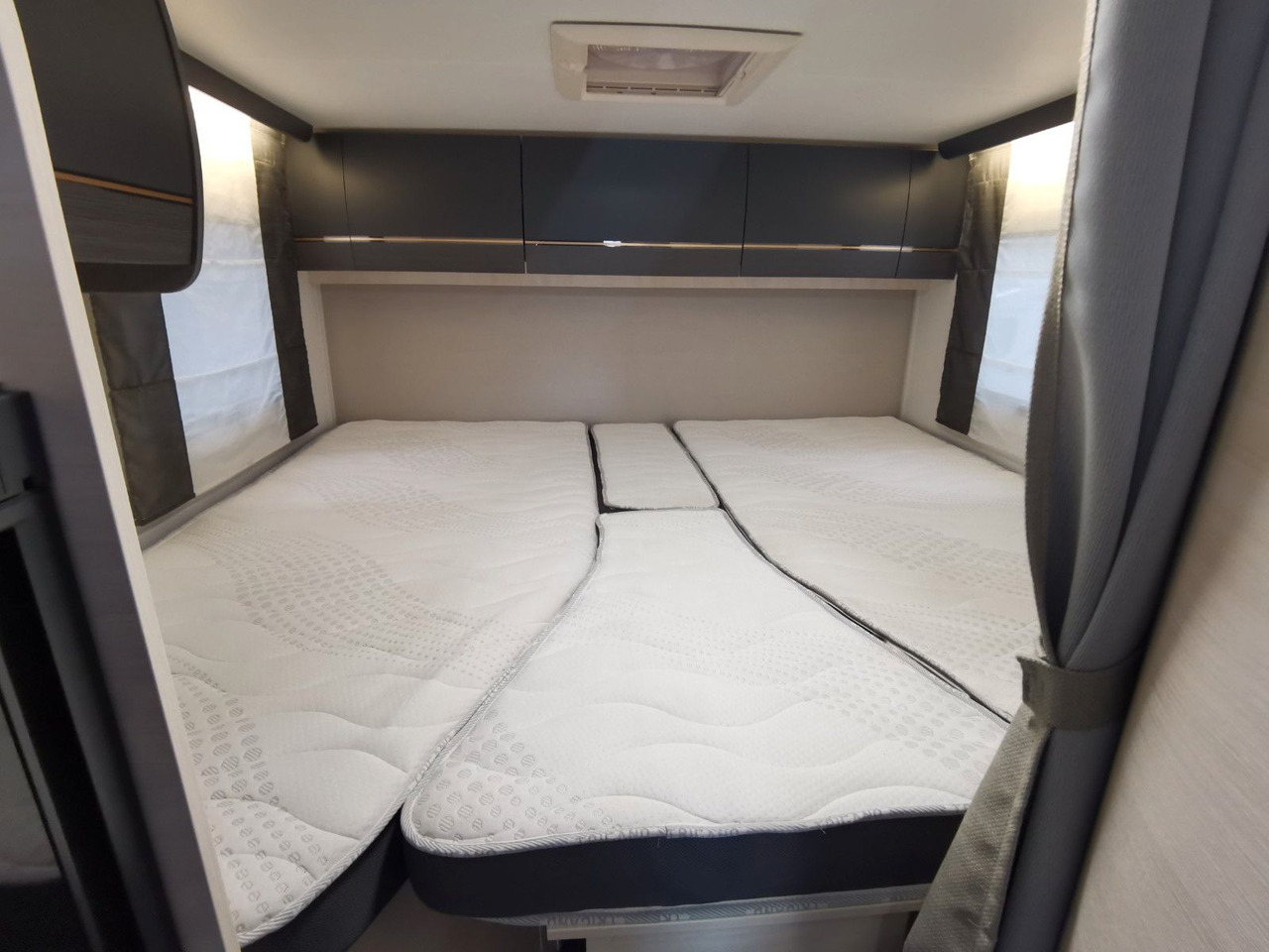 Camping-car profilé Chausson 627 GA TITANIUM -PREMIUM /EINZELBETTEN & HUBBETT: photos 19