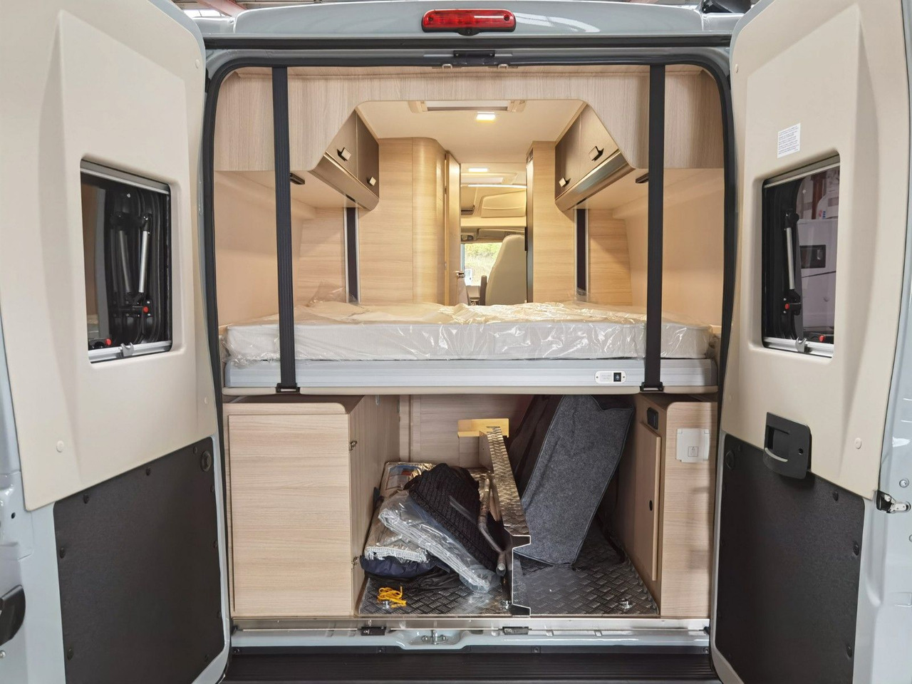 Fourgon aménagé Chausson V690 SPORT LINE / -2026- / XXL-HUBBETT E-BIKE GA: photos 10