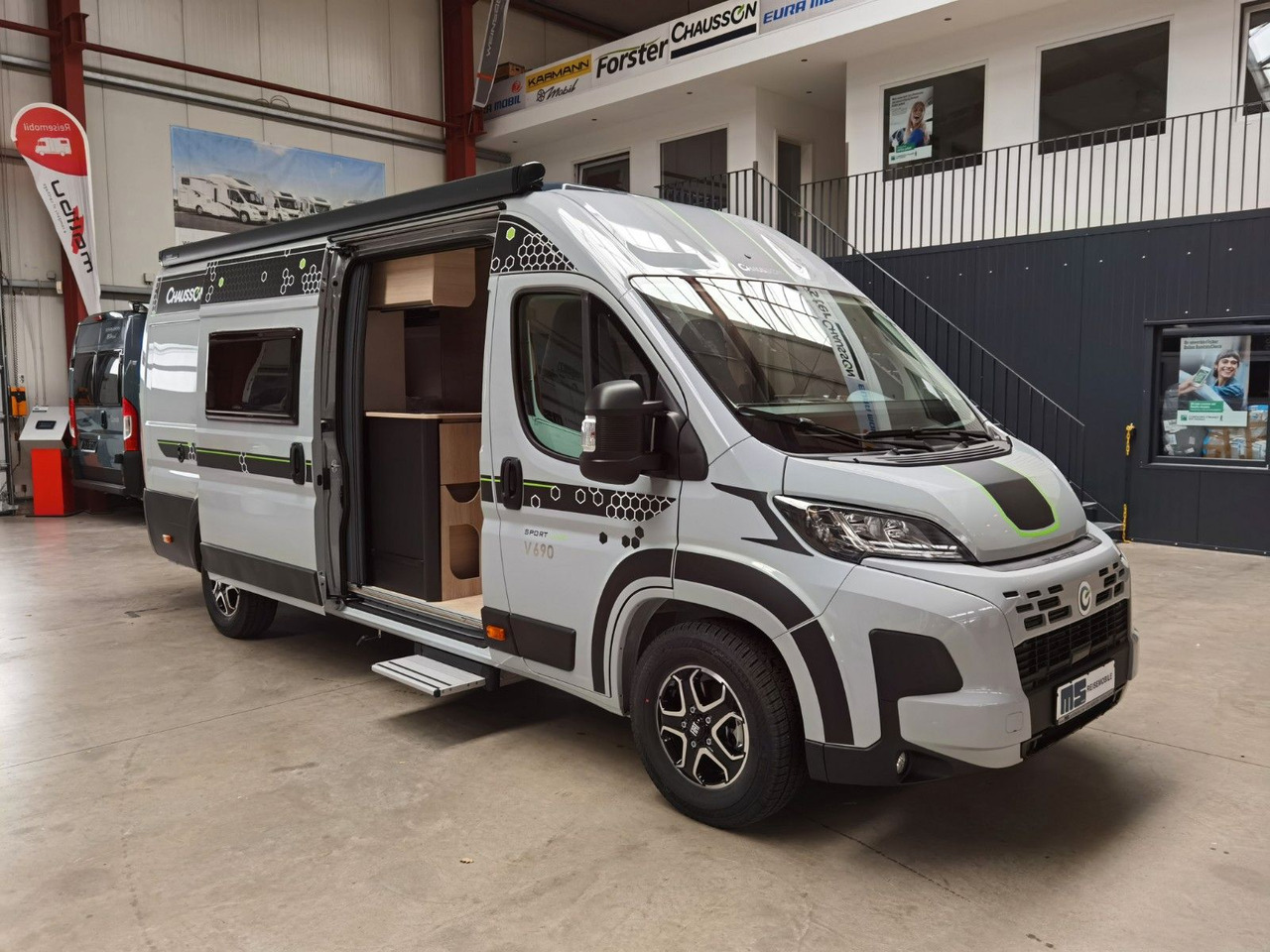 Fourgon aménagé Chausson V690 SPORT LINE / -2026- / XXL-HUBBETT E-BIKE GA: photos 9