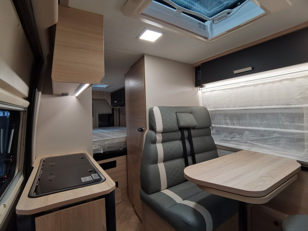 Fourgon aménagé Chausson V690 SPORT LINE / -2026- / XXL-HUBBETT E-BIKE GA: photos 15