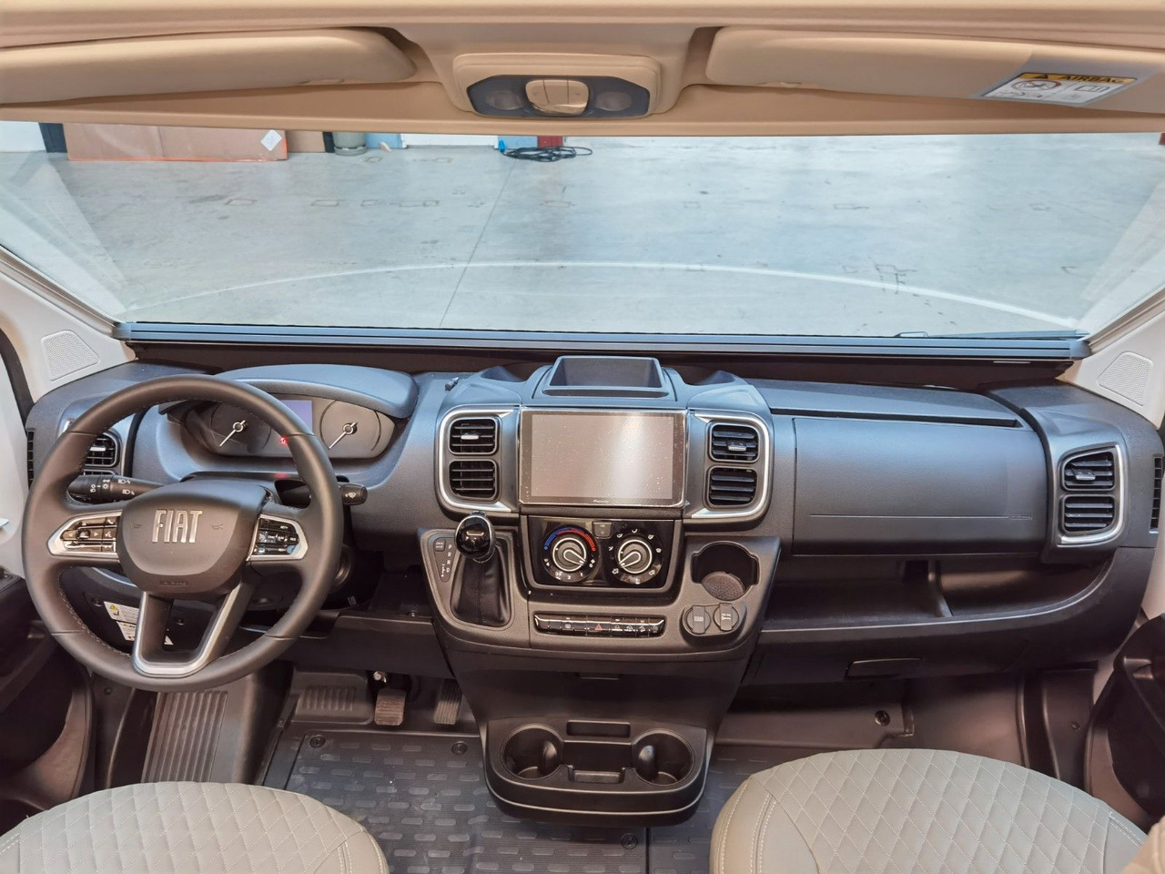 Fourgon aménagé Chausson V690 SPORT LINE / -2026- / XXL-HUBBETT E-BIKE GA: photos 12