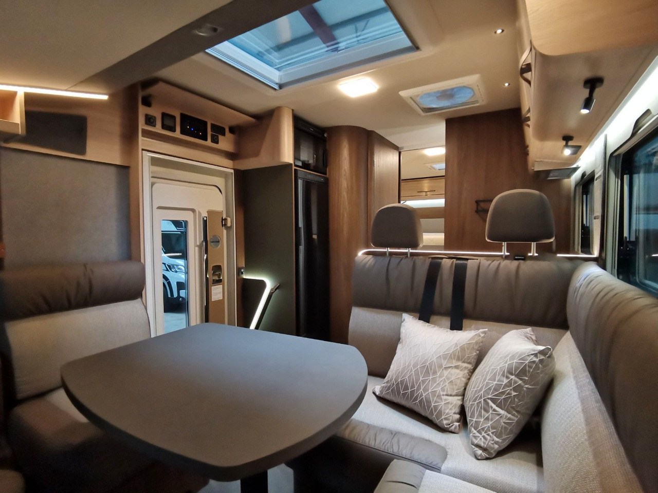 Camping-car intégral Eura Mobil INTEGRA LINE 720 EB /-2026-/180-8G/ EINZELBETTEN: photos 13