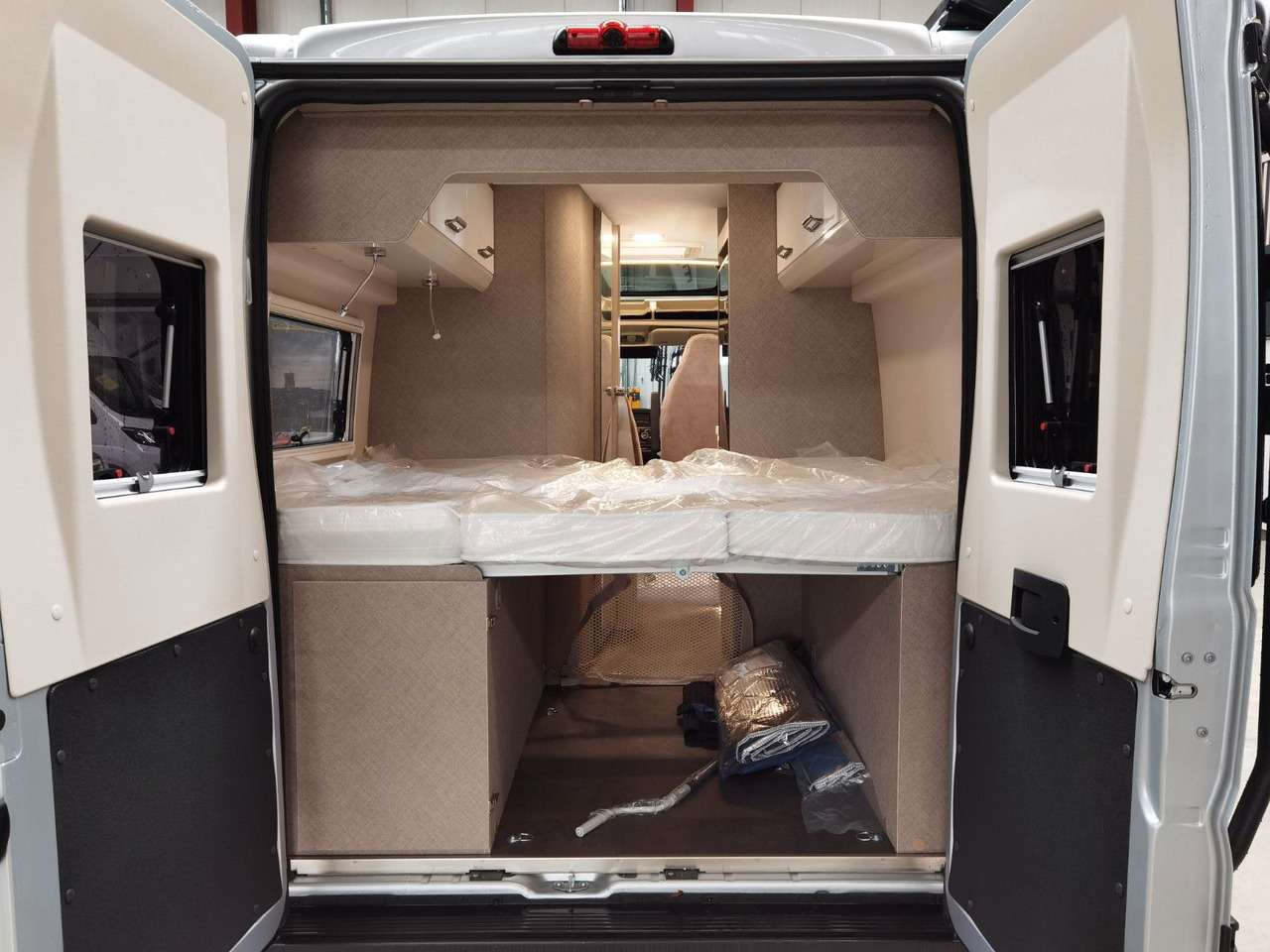 Fourgon aménagé Karmann DAVIS 590 LIFESTYLE / 140PS / SKY-ROOF & ALU: photos 8