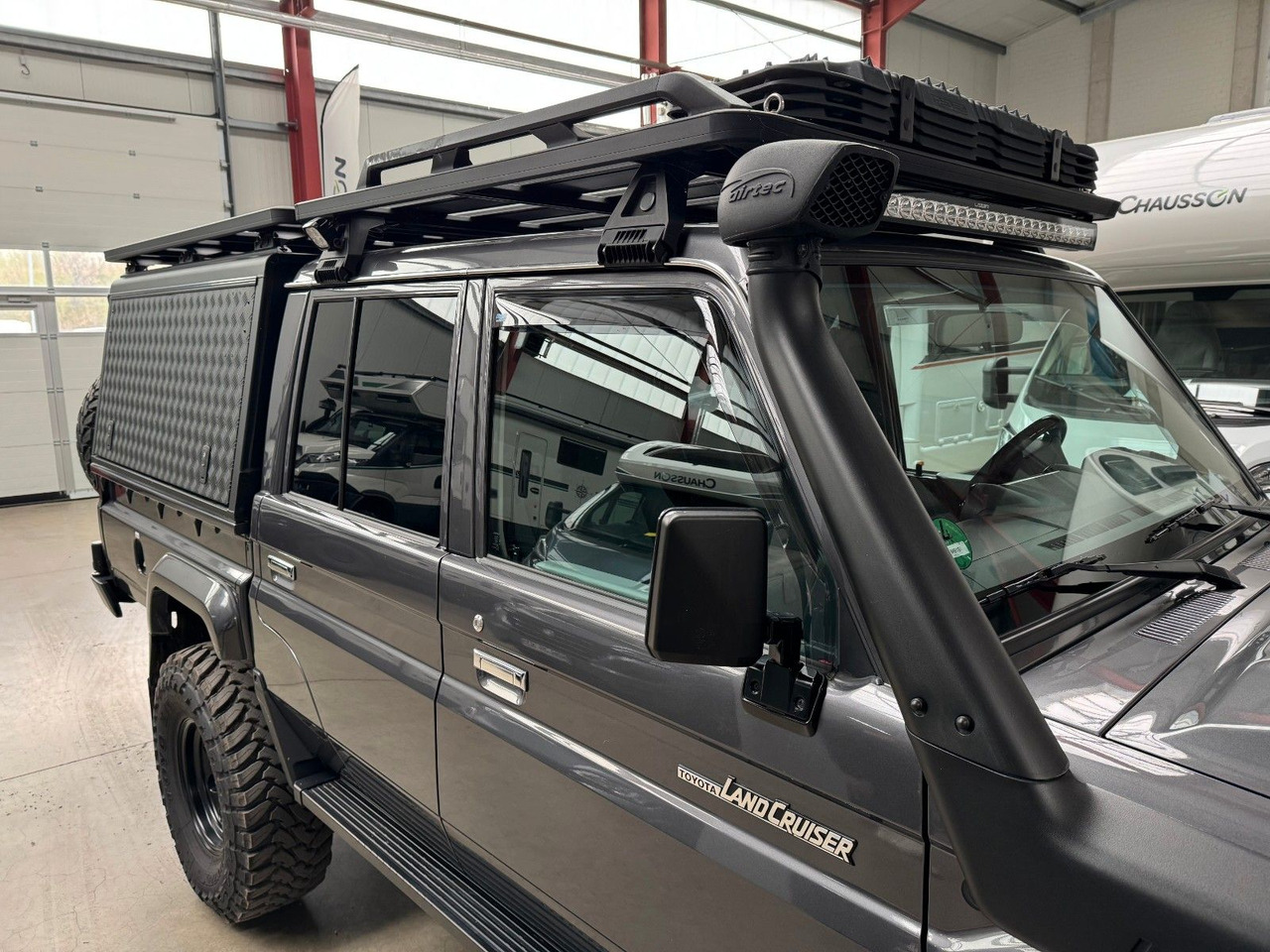 SUV Toyota GRJ 79 DC - VX LIMITED / VIELE EXTRAS: photos 9