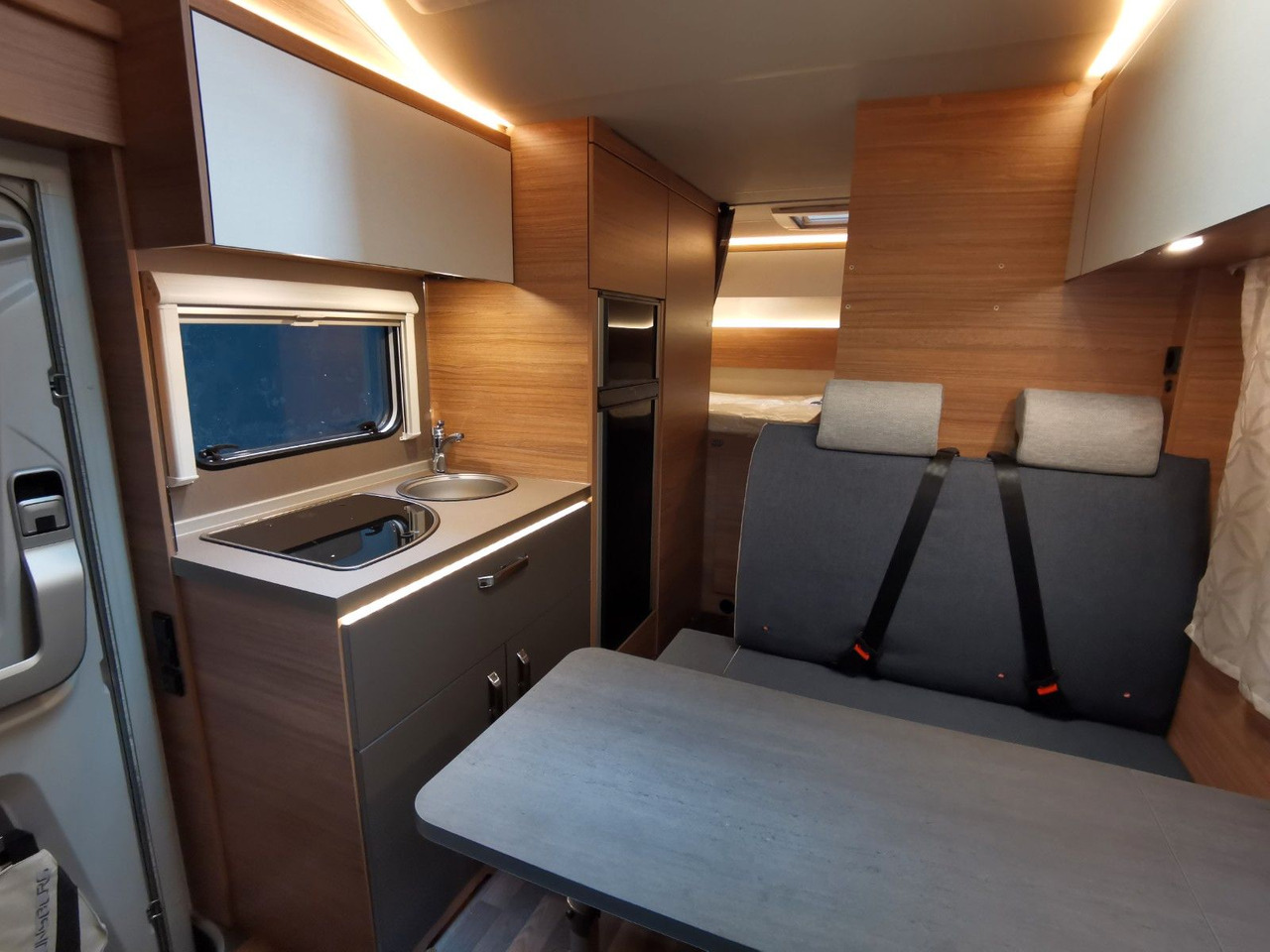 Camping-car capucine Weinsberg CARAHOME 650 DG / 140 PS /  TOP - AUSSTATTUNG: photos 14 Camping-car capucine Weinsberg CARAHOME 650 DG / 140 PS /  TOP - AUSSTATTUNG: photos 14