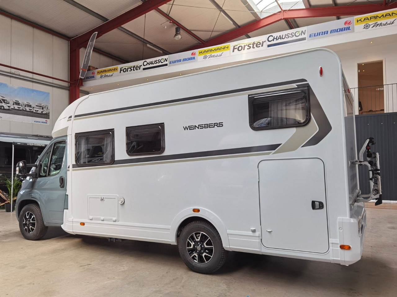 Weinsberg CARASUITE 650 MG / 140PS / HECKBETT & HUBBETT - Camping-car profilé: photos 5 Weinsberg CARASUITE 650 MG / 140PS / HECKBETT & HUBBETT - Camping-car profilé: photos 5