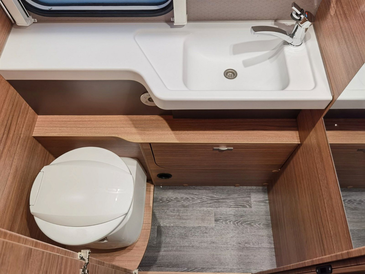 Camping-car profilé Weinsberg CARASUITE 700 MEG /155PS /EINZELBETTEN & HUBBETT: photos 21 Camping-car profilé Weinsberg CARASUITE 700 MEG /155PS /EINZELBETTEN & HUBBETT: photos 21