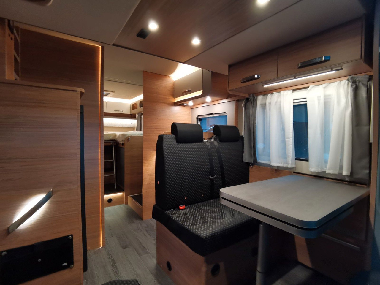 Camping-car profilé Weinsberg CARASUITE 700 MEG /155PS /EINZELBETTEN & HUBBETT: photos 14 Camping-car profilé Weinsberg CARASUITE 700 MEG /155PS /EINZELBETTEN & HUBBETT: photos 14