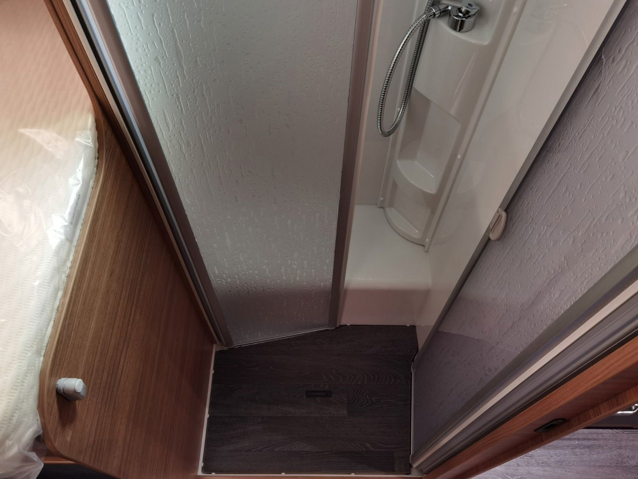 Camping-car profilé Weinsberg CARASUITE 700 MEG /155PS /EINZELBETTEN & HUBBETT: photos 22 Camping-car profilé Weinsberg CARASUITE 700 MEG /155PS /EINZELBETTEN & HUBBETT: photos 22