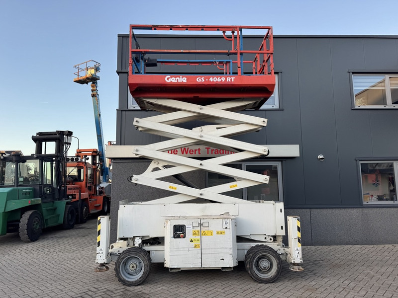 Genie GS 4069 RT Hoogwerker / Arbeitsbuhne 14mtr werkhoogte 4x4 Kubota DIESEL 2012 - Nacelle ciseaux: photos 5 Genie GS 4069 RT Hoogwerker / Arbeitsbuhne 14mtr werkhoogte 4x4 Kubota DIESEL 2012 - Nacelle ciseaux: photos 5