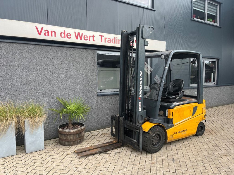 Jungheinrich EFG 430 - Chariot élévateur électrique: photos 3 Jungheinrich EFG 430 - Chariot élévateur électrique: photos 3