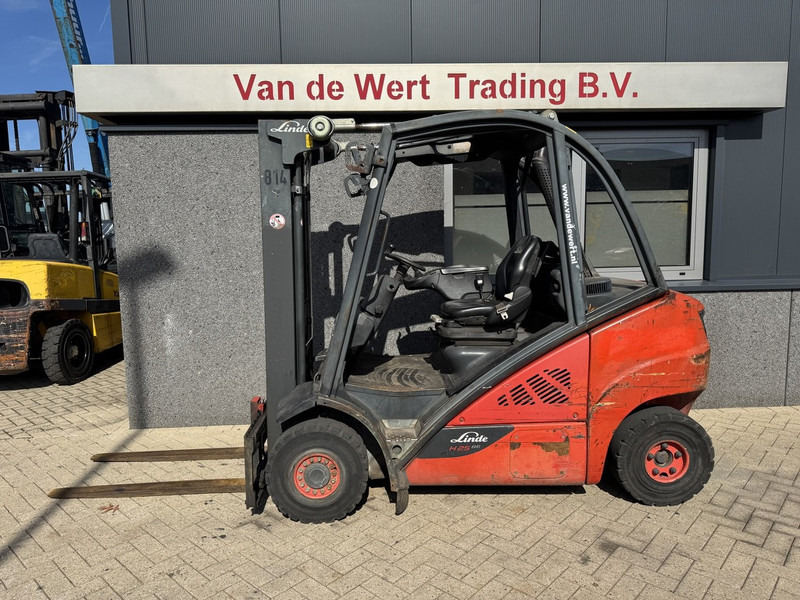 Linde H25D-02 Triplo 470 Freelift / Sideshift VW Diesel 2014 - Chariot élévateur diesel: photos 1 Linde H25D-02 Triplo 470 Freelift / Sideshift VW Diesel 2014 - Chariot élévateur diesel: photos 1
