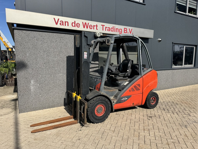 Linde H30D-02 Triplo 465 Freelift / Sideshift / VW Diesel 2014 - Chariot élévateur diesel: photos 2 Linde H30D-02 Triplo 465 Freelift / Sideshift / VW Diesel 2014 - Chariot élévateur diesel: photos 2
