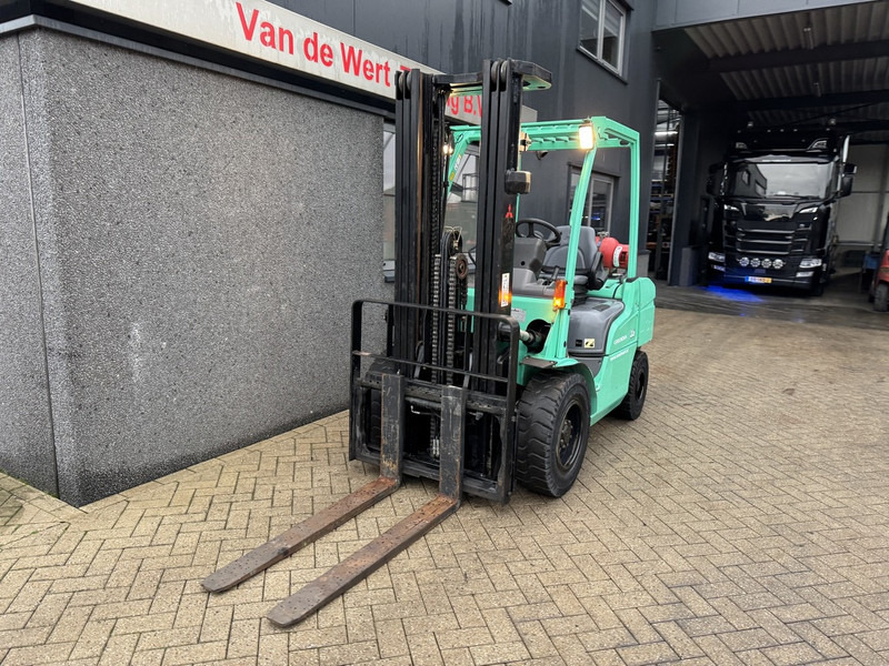 Mitsubishi FG35N Triplo 475 Freelift / Sideshift LPG 2010 - Chariot élévateur à gaz: photos 3 Mitsubishi FG35N Triplo 475 Freelift / Sideshift LPG 2010 - Chariot élévateur à gaz: photos 3