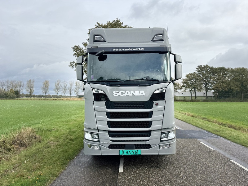 Scania S450 NGS 6X2 Machine Transporter / Oprij Vrachtwagen Euro 6 Automaat - Full Air - 2019 - Camion porte-voitures: photos 3 Scania S450 NGS 6X2 Machine Transporter / Oprij Vrachtwagen Euro 6 Automaat - Full Air - 2019 - Camion porte-voitures: photos 3