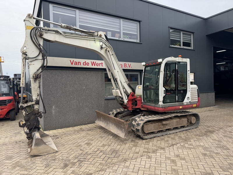 Takeuchi TB175 Graafmachine Rups 2008 Yanmar Diesel inclusief 5 bakken + palletvork - Pelle sur chenille: photos 3 Takeuchi TB175 Graafmachine Rups 2008 Yanmar Diesel inclusief 5 bakken + palletvork - Pelle sur chenille: photos 3
