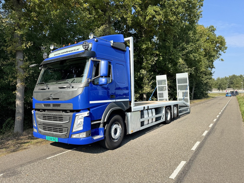 Volvo FM370 6X2 Machine Transporter / Oprij Vrachtwagen 2019 / EURO 6 / 550DKM / Steering Wheel / APK 11-2026 - Camion porte-voitures: photos 1 Volvo FM370 6X2 Machine Transporter / Oprij Vrachtwagen 2019 / EURO 6 / 550DKM / Steering Wheel / APK 11-2026 - Camion porte-voitures: photos 1