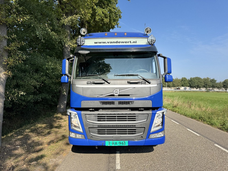 Volvo FM370 6X2 Machine Transporter / Oprij Vrachtwagen 2019 / EURO 6 / 550DKM / Steering Wheel / APK 11-2026 - Camion porte-voitures: photos 5 Volvo FM370 6X2 Machine Transporter / Oprij Vrachtwagen 2019 / EURO 6 / 550DKM / Steering Wheel / APK 11-2026 - Camion porte-voitures: photos 5