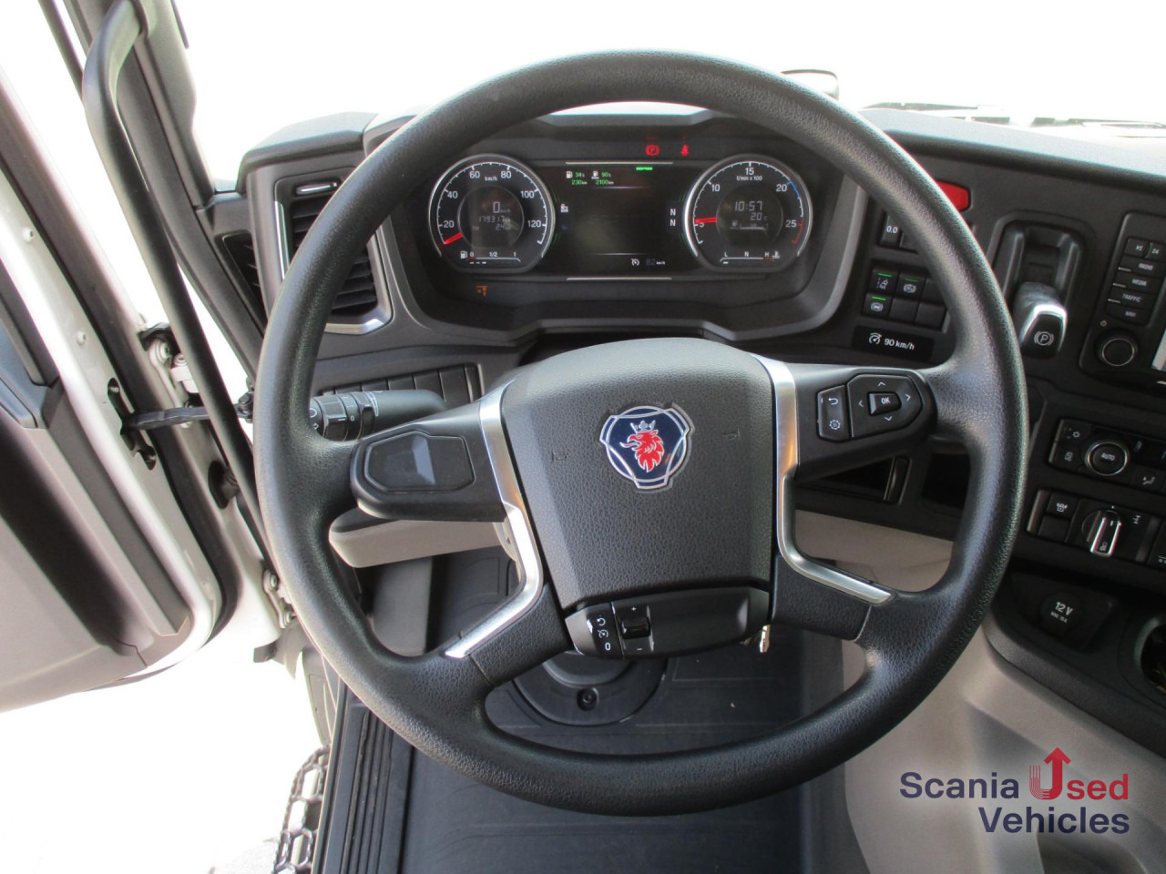 SCANIA P 320 B6x2*4LB - Camion pour le transport de boissons: photos 3 SCANIA P 320 B6x2*4LB - Camion pour le transport de boissons: photos 3