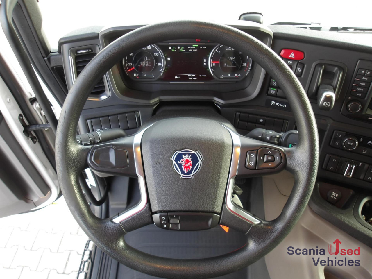 SCANIA P 320 B6x2*4LB / Full Air / Getränkefahrzeug - Camion pour le transport de boissons: photos 3 SCANIA P 320 B6x2*4LB / Full Air / Getränkefahrzeug - Camion pour le transport de boissons: photos 3