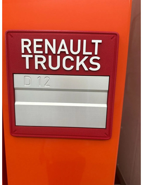 Renault D 12 220 / 264728 km - Camion frigorifique: photos 3 Renault D 12 220 / 264728 km - Camion frigorifique: photos 3