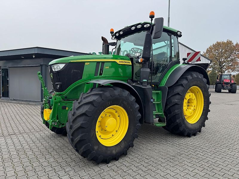 John Deere 6R250 AP 50KM COMMAND-PRO FH+FA 2022 2800 UUR!!! - Tracteur agricole: photos 1 John Deere 6R250 AP 50KM COMMAND-PRO FH+FA 2022 2800 UUR!!! - Tracteur agricole: photos 1