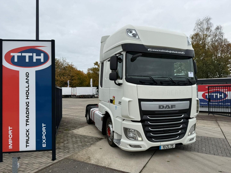 DAF XF460 SuperSpaceCab Intarder 2x fueltank - Tracteur routier: photos 1 DAF XF460 SuperSpaceCab Intarder 2x fueltank - Tracteur routier: photos 1
