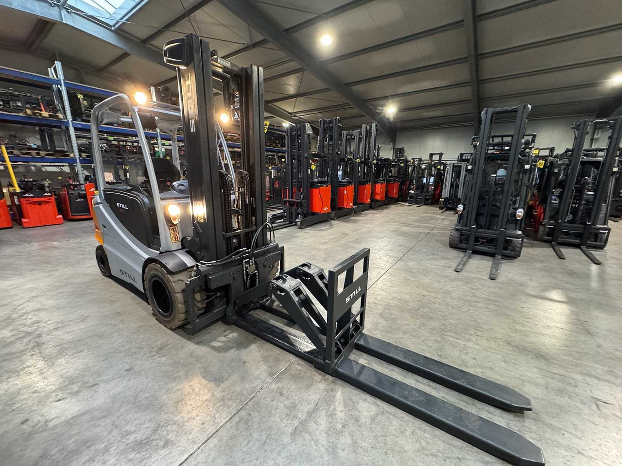 10/2025 SERVICE + UVV 11/2026 STILL RX60-50 5.000KG TRIPLEX 538CM 3.+4. - Chariot élévateur: photos 5 10/2025 SERVICE + UVV 11/2026 STILL RX60-50 5.000KG TRIPLEX 538CM 3.+4. - Chariot élévateur: photos 5