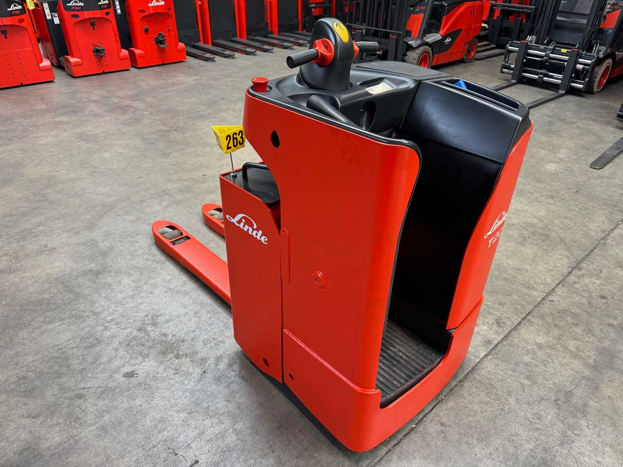 13/2024 SERVICE +UVV 10/2026 LINDE T20SF 2.000KG PALLET TRUCK ANT STACKER 3.098 HOURS - Chariot élévateur: photos 5 13/2024 SERVICE +UVV 10/2026 LINDE T20SF 2.000KG PALLET TRUCK ANT STACKER 3.098 HOURS - Chariot élévateur: photos 5