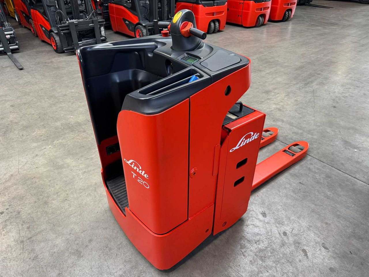 13/2024 SERVICE +UVV 10/2026 LINDE T20SF 2.000KG PALLET TRUCK ANT STACKER 3.098 HOURS - Chariot élévateur: photos 4 13/2024 SERVICE +UVV 10/2026 LINDE T20SF 2.000KG PALLET TRUCK ANT STACKER 3.098 HOURS - Chariot élévateur: photos 4