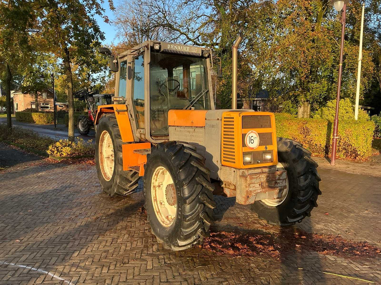 1987 RENAULT 133.14 ALL-WHEEL DRIVE FARM TRACTOR - Tracteur agricole: photos 3 1987 RENAULT 133.14 ALL-WHEEL DRIVE FARM TRACTOR - Tracteur agricole: photos 3
