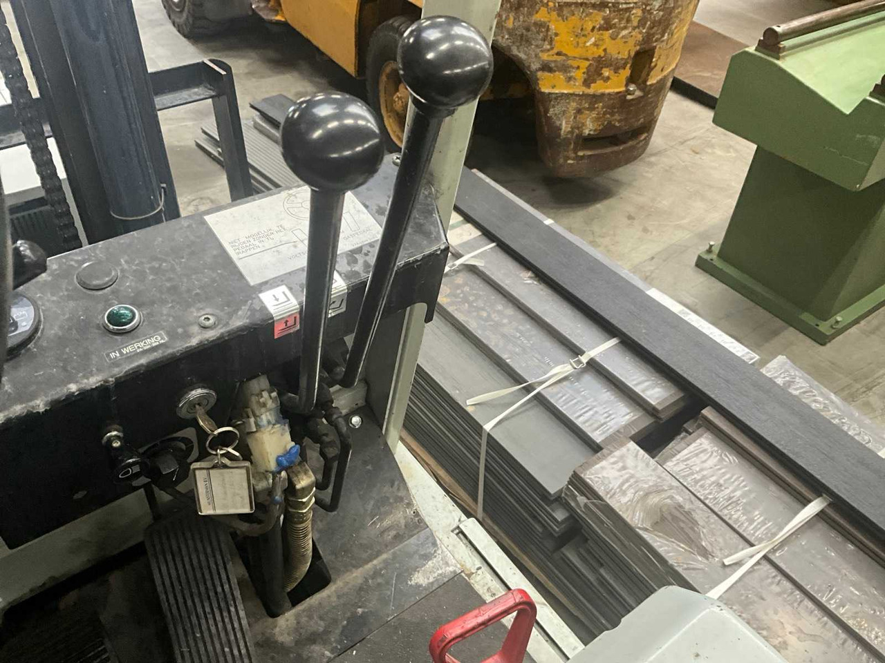 Chariot élévateur 1991 KOMATSU FB13M-2 FORKLIFT: photos 9 Chariot élévateur 1991 KOMATSU FB13M-2 FORKLIFT: photos 9