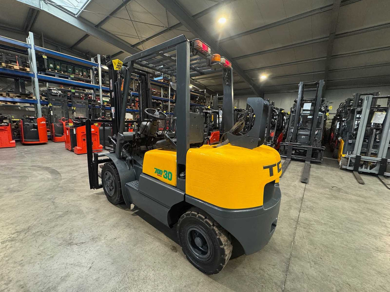 1992 SERVICE IN 415 HOURS TCM FG30N5 3,000KG GAS FORKLIFT FORKLIFT NISSAN ENGINE - Chariot élévateur: photos 4 1992 SERVICE IN 415 HOURS TCM FG30N5 3,000KG GAS FORKLIFT FORKLIFT NISSAN ENGINE - Chariot élévateur: photos 4