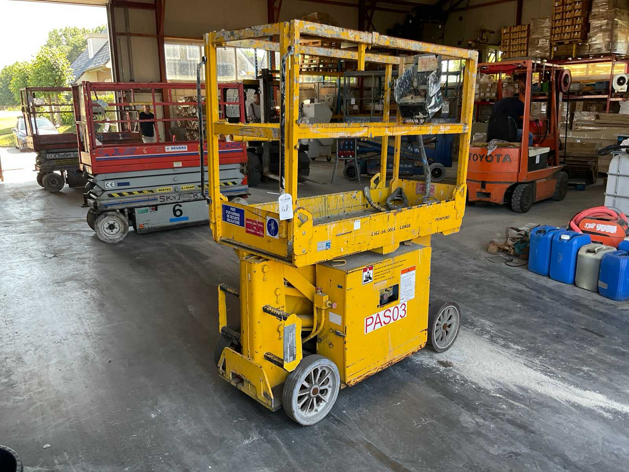 1994 UPRIGHT 65000-001 AERIAL PLATFORM - Nacelle: photos 3 1994 UPRIGHT 65000-001 AERIAL PLATFORM - Nacelle: photos 3