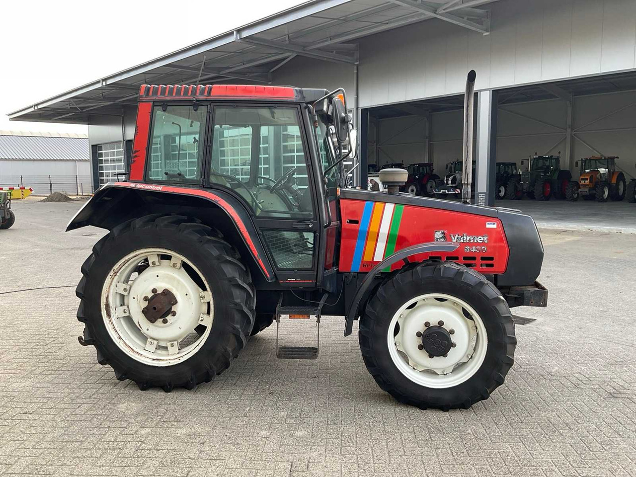 1996 VALMET 6400 HI-TROL ALL-WHEEL DRIVE FARM TRACTOR - Tracteur agricole: photos 5 1996 VALMET 6400 HI-TROL ALL-WHEEL DRIVE FARM TRACTOR - Tracteur agricole: photos 5