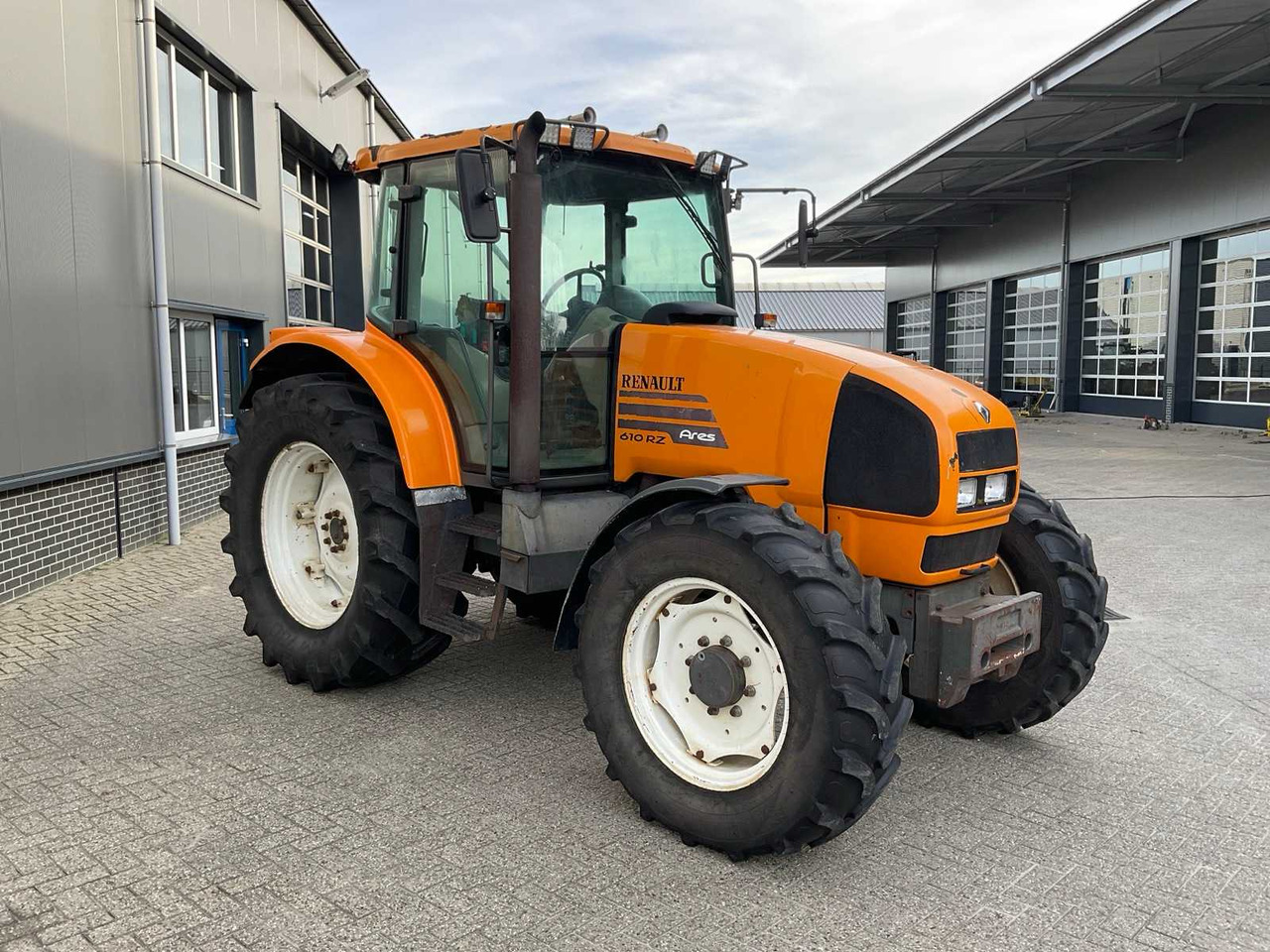 1999 RENAULT ARES 610 RZ ALL-WHEEL DRIVE FARM TRACTOR - Tracteur agricole: photos 4 1999 RENAULT ARES 610 RZ ALL-WHEEL DRIVE FARM TRACTOR - Tracteur agricole: photos 4