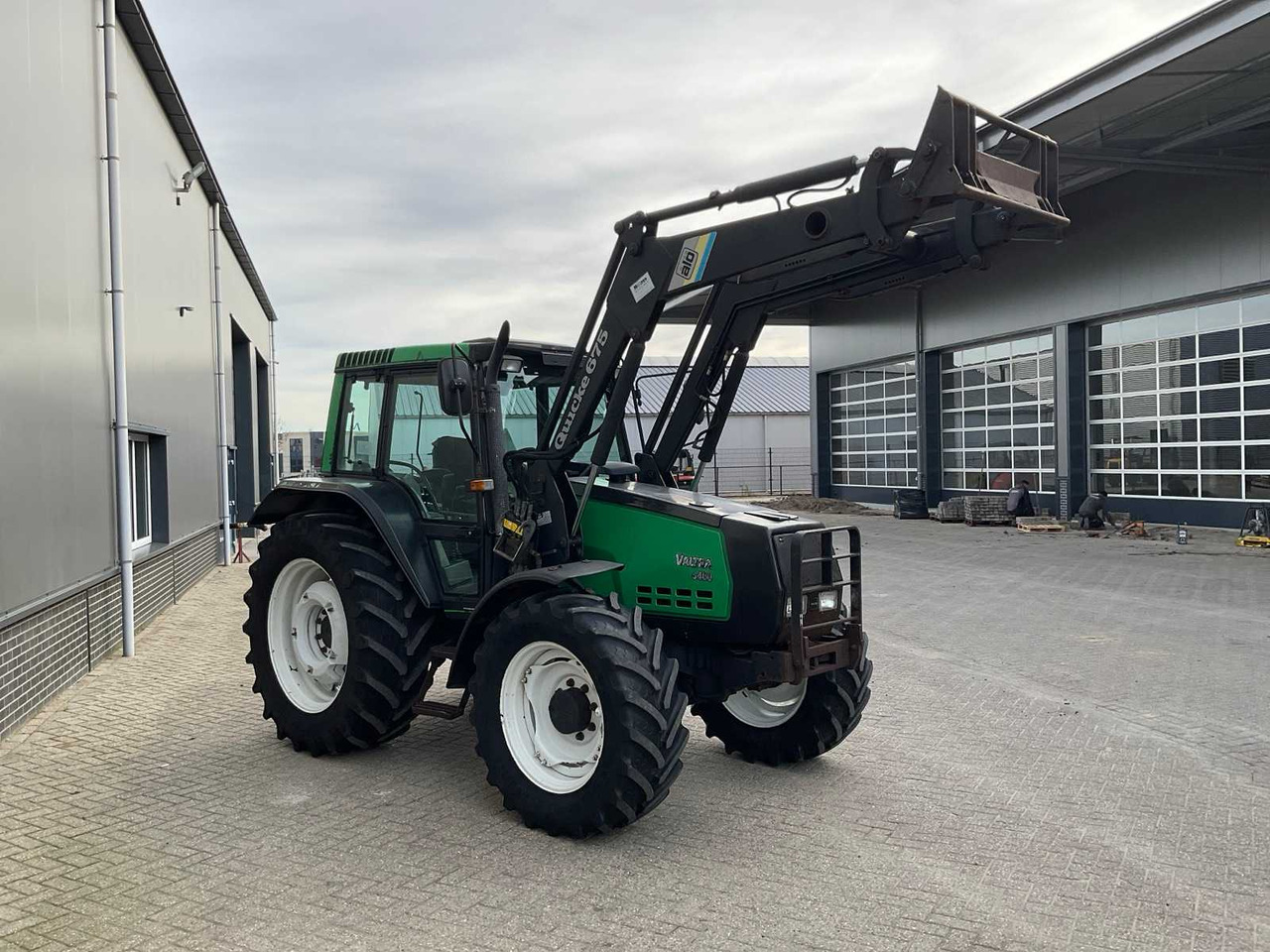 1999 VALTRA 6400 ALL-WHEEL DRIVE AGRICULTURAL TRACTOR - Tracteur agricole: photos 5 1999 VALTRA 6400 ALL-WHEEL DRIVE AGRICULTURAL TRACTOR - Tracteur agricole: photos 5