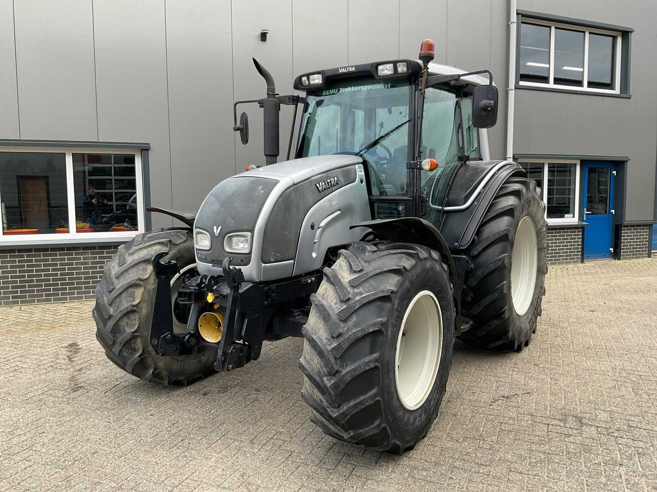 2006 VALTRA N141 HITECH ALL-WHEEL DRIVE FARM TRACTOR - Tracteur agricole: photos 2 2006 VALTRA N141 HITECH ALL-WHEEL DRIVE FARM TRACTOR - Tracteur agricole: photos 2