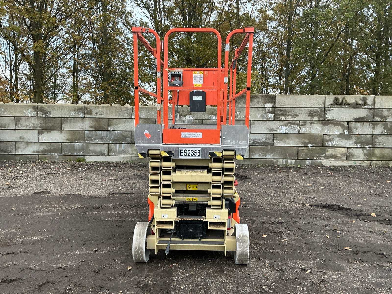 2010 JLG 2646 ES AERIAL WORK PLATFORM DEFECTIVE - Nacelle: photos 4 2010 JLG 2646 ES AERIAL WORK PLATFORM DEFECTIVE - Nacelle: photos 4