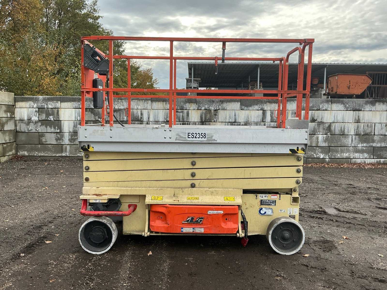 2010 JLG 2646 ES AERIAL WORK PLATFORM DEFECTIVE - Nacelle: photos 2 2010 JLG 2646 ES AERIAL WORK PLATFORM DEFECTIVE - Nacelle: photos 2