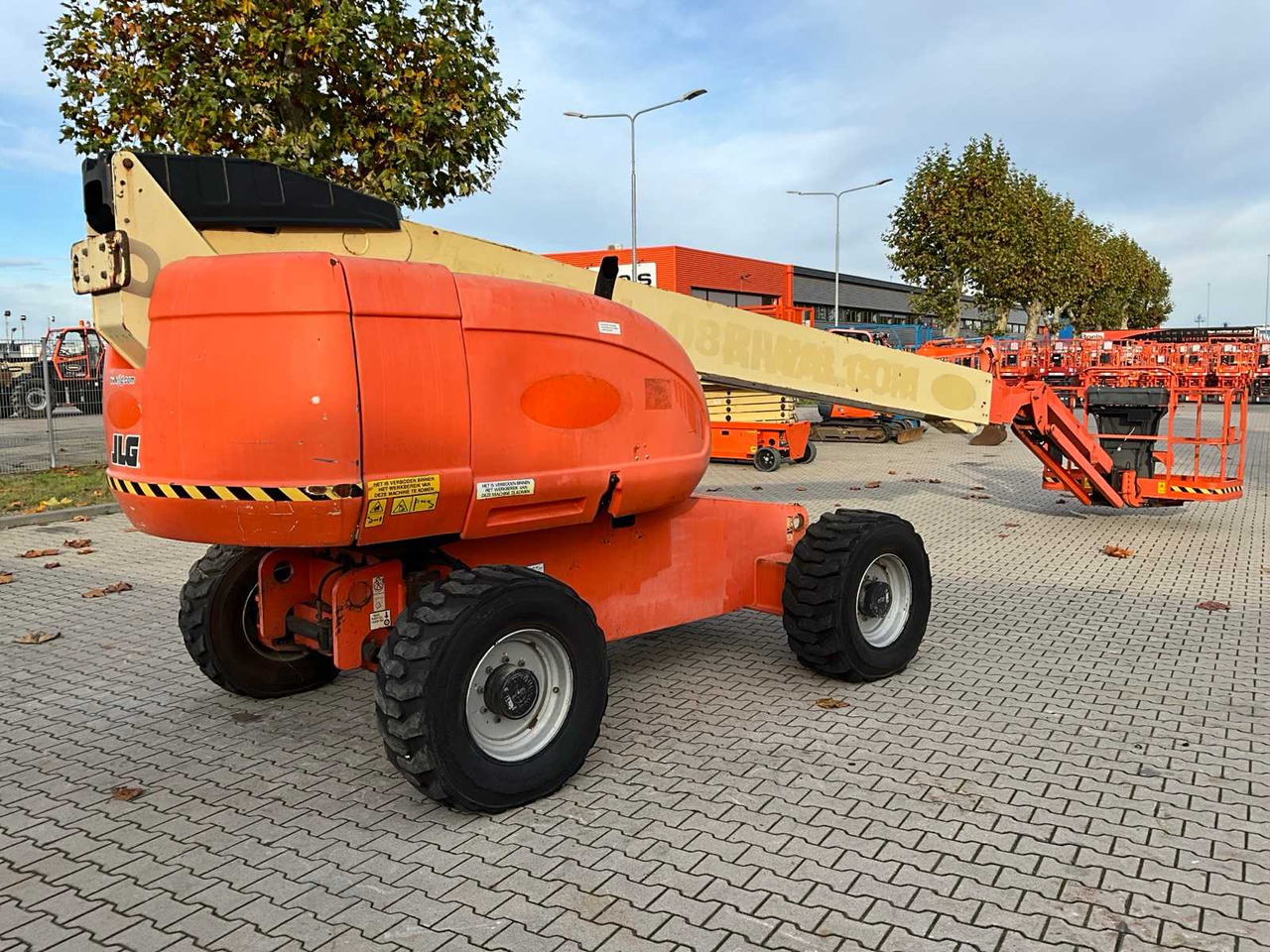 2010 JLG 660SJG BOOM LIFT 4X4 - Nacelle: photos 4 2010 JLG 660SJG BOOM LIFT 4X4 - Nacelle: photos 4