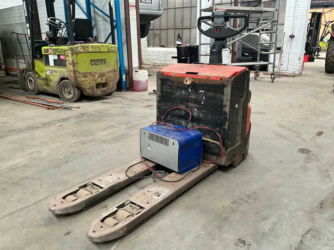 2013 BT LWE200 FORKLIFT - Chariot élévateur: photos 5 2013 BT LWE200 FORKLIFT - Chariot élévateur: photos 5