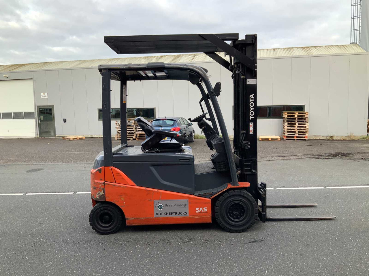 2013 TOYOTA 8FBMT25 FORKLIFT - Chariot élévateur: photos 5 2013 TOYOTA 8FBMT25 FORKLIFT - Chariot élévateur: photos 5