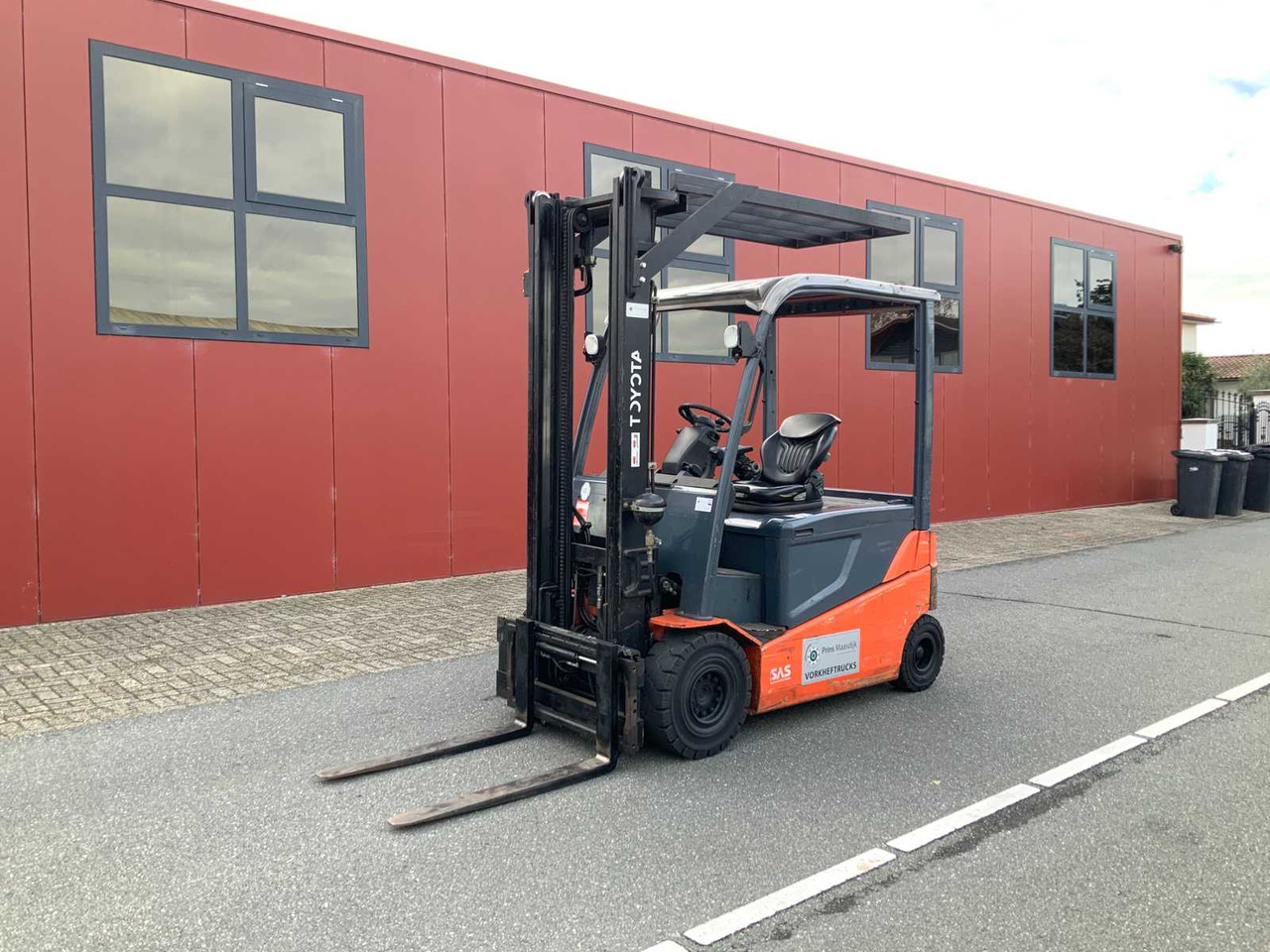 2013 TOYOTA 8FBMT25 FORKLIFT - Chariot élévateur: photos 2 2013 TOYOTA 8FBMT25 FORKLIFT - Chariot élévateur: photos 2