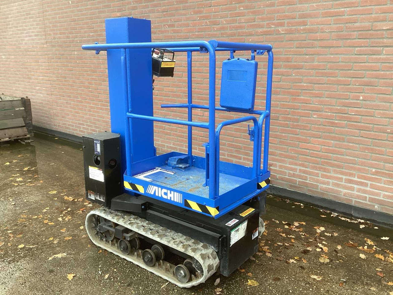 2014 AICHI RM 04 B CRAWLER BOOM LIFT - Nacelle: photos 4 2014 AICHI RM 04 B CRAWLER BOOM LIFT - Nacelle: photos 4