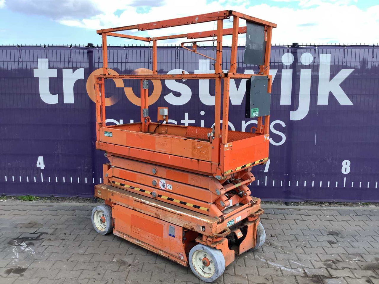 2014 - SKYJACK - SJ3-3219 - SCISSOR LIFT - Nacelle: photos 2 2014 - SKYJACK - SJ3-3219 - SCISSOR LIFT - Nacelle: photos 2