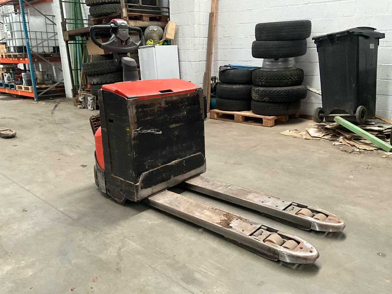 2015 BT LWE200 FORKLIFT - Chariot élévateur: photos 3 2015 BT LWE200 FORKLIFT - Chariot élévateur: photos 3